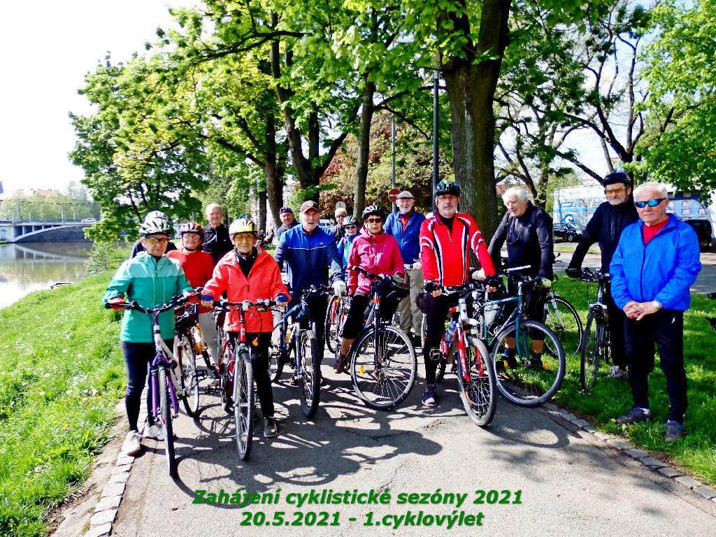 Seniorští cyklisti Sokol Hradec Králové - Pražské Předměstí 2